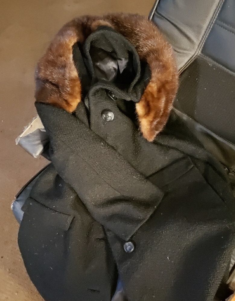 Vintage 1950s  ladies wool coat with mink collar